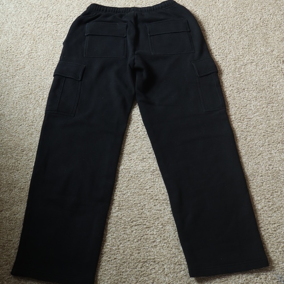 Aritzia TNA CozyFleece MegaFit Cargo Sweatpants - Picture 4 of 4